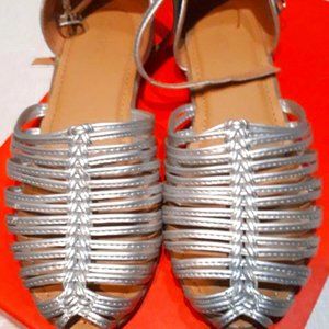Brand Old Navy Sandals, Size Big girls 4, Color Silver